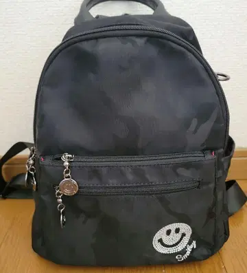 Smiley 미니 카모 패턴 블랙 백팩 스마일