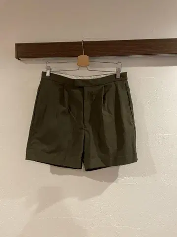 BEAMS plus M 사이즈 올리브 숏팬츠