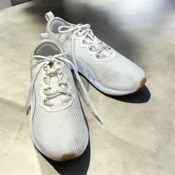 PUMA SOFTRIDE 크루즈 2 아이보리 x 로즈 골드 25cm