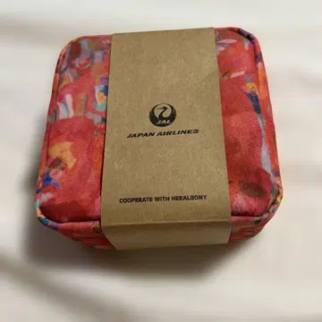 JAL 뉴욕 노선 비즈니스 클래스 파우치 USB 케이블 포함.