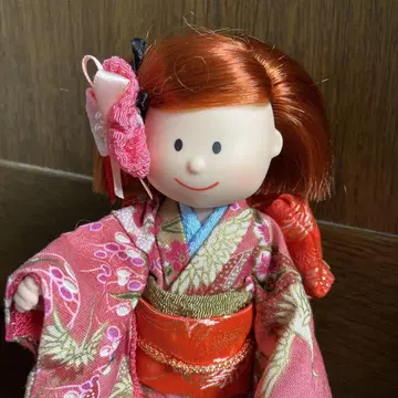 마들렌 인형 후리소데 차림
