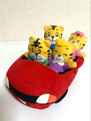 호비 패밀리의 손가락 인형과 자동차