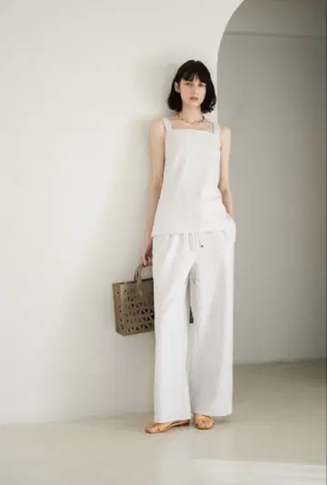 25SS ebure 에브르 SZ 하이 트위스트 분또 스트랩 티셔츠