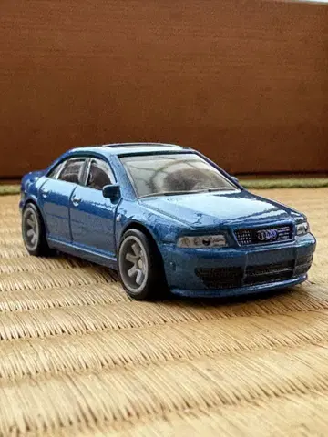핫휠 아우디 S4