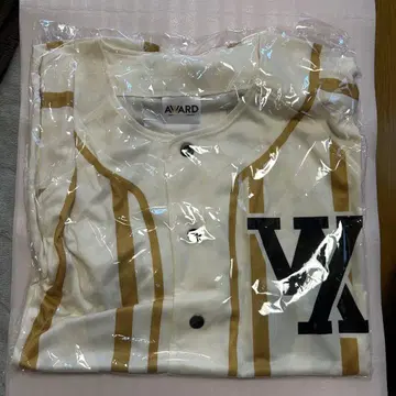 WEST. 티셔츠