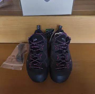 새상품 몬츄라 YARU GTX WOMAN 23.5cm UK5 EU38