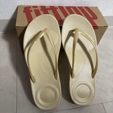 fitflop 베이지 골드색 플랫 샌들 22~22.5cm