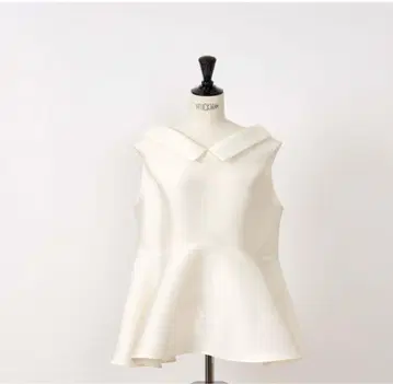[컨디션 최상] Heve two charm blouse 바닐라