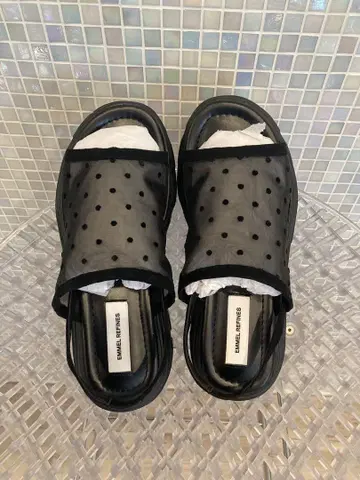 도트 무늬 메쉬 통굽 샌들