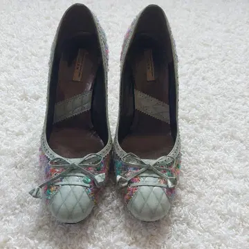 트위드 퀼팅 하이힐 펌프스