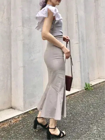 snidel 하이웨스트 타이트 헴 플레어 스커트 새상품급