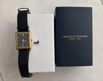 Larsson & Jennings 골드 블랙 시계