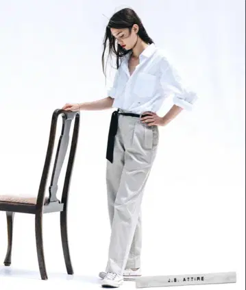 새상품 J.B. ATTIRE Paris trouser Beige 팬츠