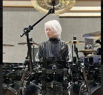 쉐어 스피릿 벨로아 트랙 자켓