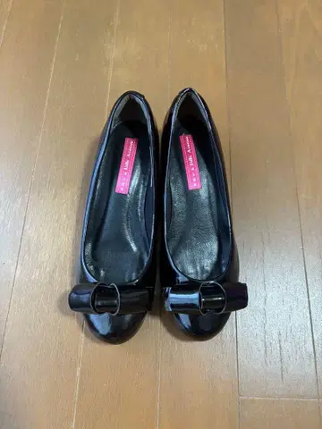 힐즈 애비뉴 로퍼 펌프스