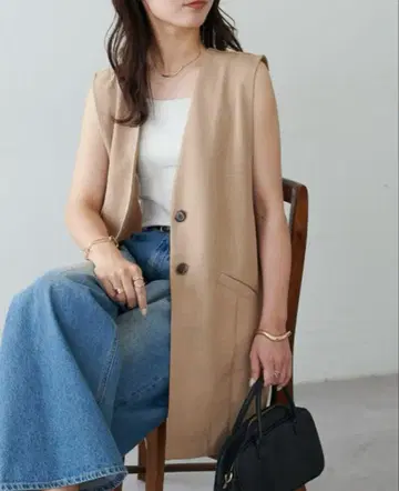 베스트 [WEB 한정판] 테크 린넨 노카라 베스트 베이지