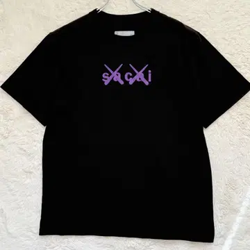 sacai x KAWS 플록 프린트 티셔츠 4 사이즈