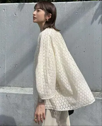 CLANE FLORETS LACE CURVE TOPS