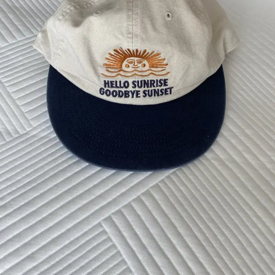 Hello Sunrise Ball Cap Hat #헬로선라이즈 on Bunjang Global Site.