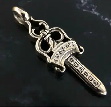 검 디자인 펜던트 목걸이 중량 9.0g