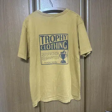트로피 클로징 로고 T