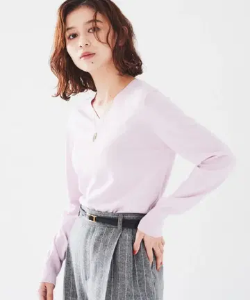 [ UNTITLED ] 언타이틀 v넥 니트 얇은 소재 예쁜 색 핑크 심플