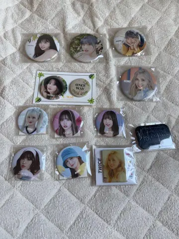 TWICE 모모 캔뱃지 묶음 판매