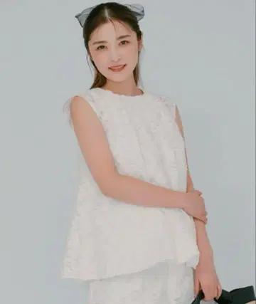 [새상품급] CELFORD 셀포드 자카드 플레어 블라우스 화이트