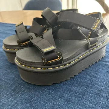 Dr. Martens 샌들 24cm