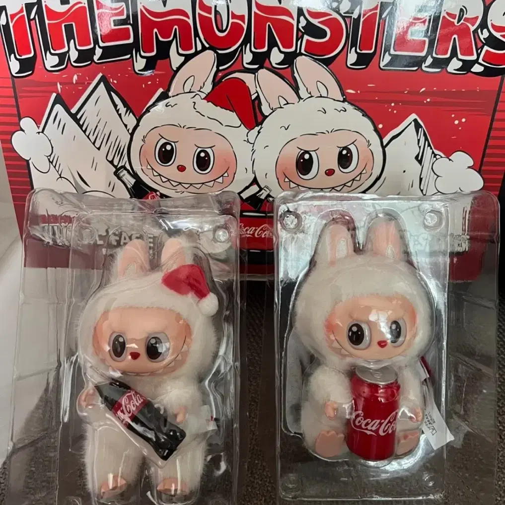 【POP MART X COCA COLA】人気★ラブブドッキリキーリング LabooBoo Coca-Cola keyring Pop Mart LabooBoo Keyring on