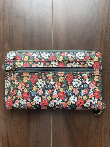 [새상품 미사용] Cath Kidston 꽃무늬 여권 케이스