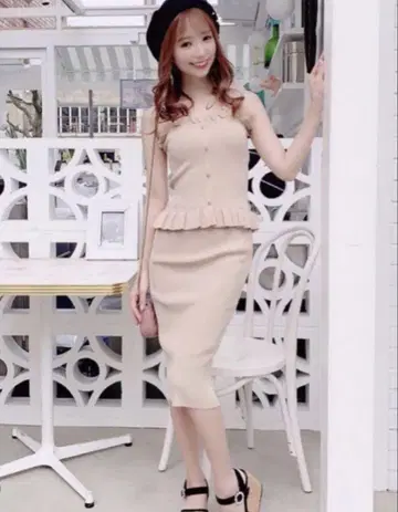 완판템 미셸 마카롱 베이지 프릴 셋업