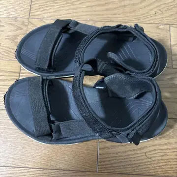 블랙 스포츠 샌들