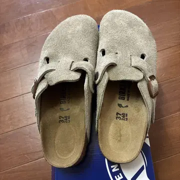 BIRKENSTOCK 샌들