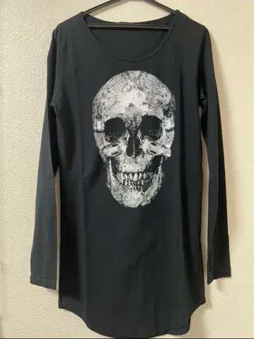 CIVARIZE 시버라이즈 긴팔 스컬 티셔츠 블랙