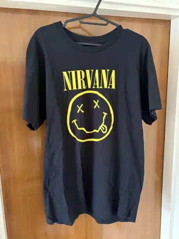 새상품급 NIRVANA 스마일리 페이스 티셔츠 L 사이즈 세트 판매 2벌