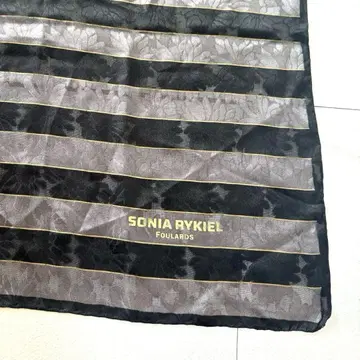 새상품급 소니아 리키엘 보더 꽃무늬 스카프 정사각형