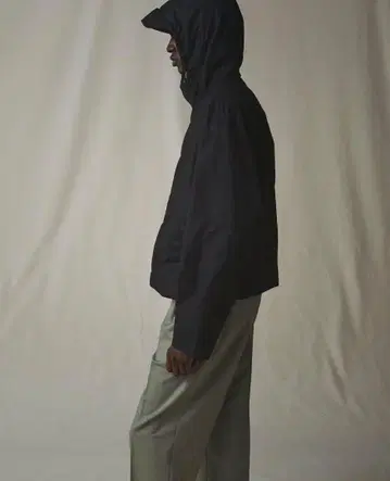 The CLASIK HOODED JACKET WAXED COTTON 46