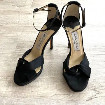 새상품급 JIMMY CHOO 샌들 블랙 38 22.5 지미추 블랙
