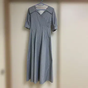 내추럴 뷰티 베이직 스트라이프 반팔 랩 원피스