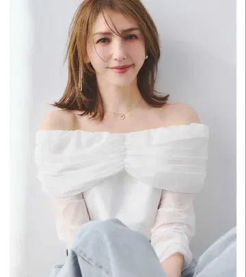튤 레이어드 오프숄더 상의 화이트 M 사이즈