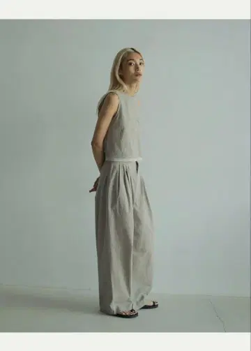 anuke 택 포함 새상품 Check Tuck Pants