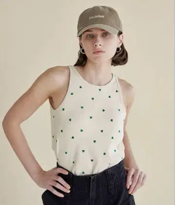시루무린 Heart embroidery 패드 in 아메슬리 탱크