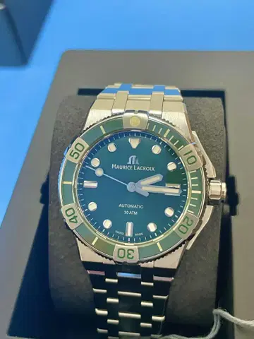 Maurice Lacroix 아이콘 벤추러 AI6057-SSL5F