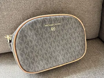MICHAEL KORS 그레이 숄더백