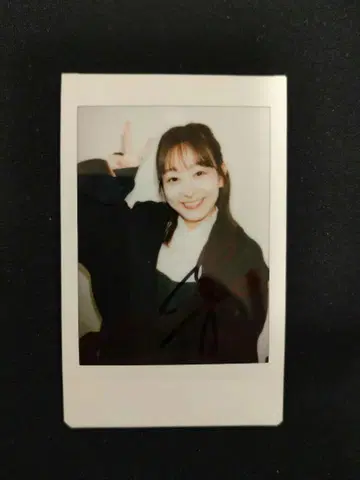 오타 나오 (전 AKB48) 친필 사인 폴라로이드 사진