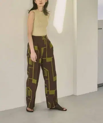 todayful Geometric Tuck Trousers