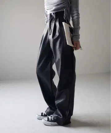 두꺼운 벨트 하이웨스트 매트 인조 가죽 컬러 턱 슬랙스