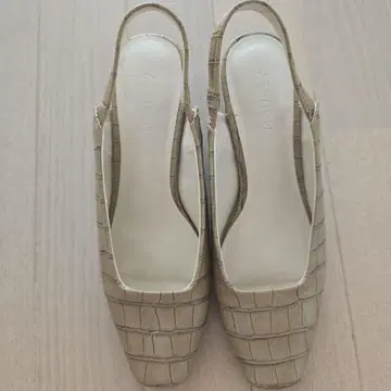 베이지 악어 엠보싱 슬링백 뮬 MOUSSY