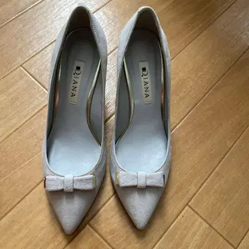 D.IANA 리본 포함 하이힐 23cm